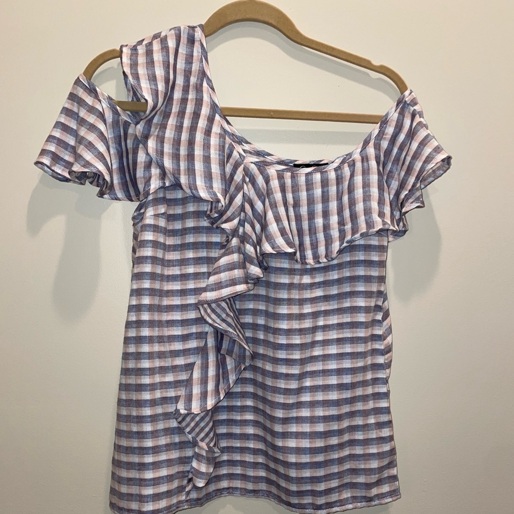 NWT Jessica Simpson Off Shoulder Ruffle Top